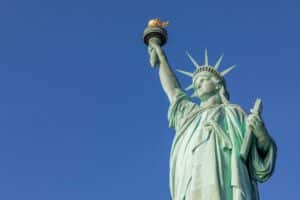 Lire la suite à propos de l’article Combien de mètres mesure la statue de la Liberté ?